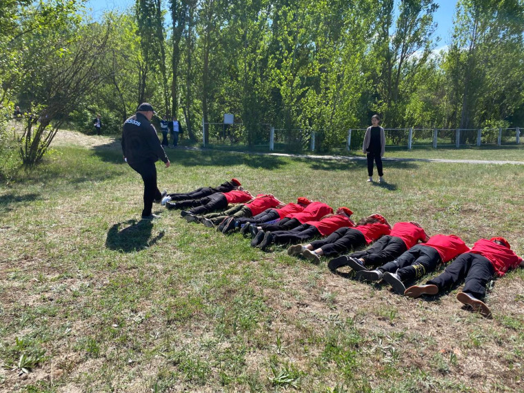 3 мая состоялся муниципальный этап военно-спортивной игры «Зарница» на базе Чернянской школы №4 , в которой команда нашей школы «Юность» приняла активное участие ..